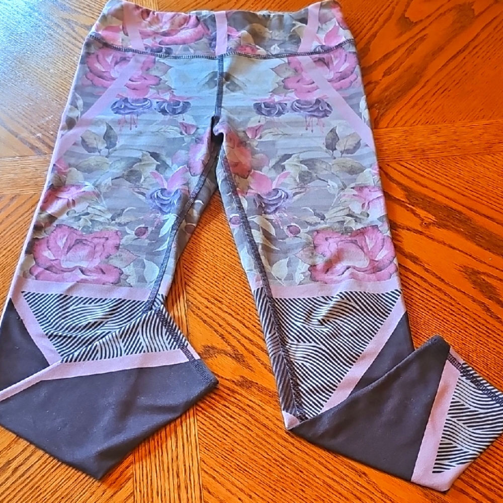 Floral Patterned Women's Leggings.Size M
